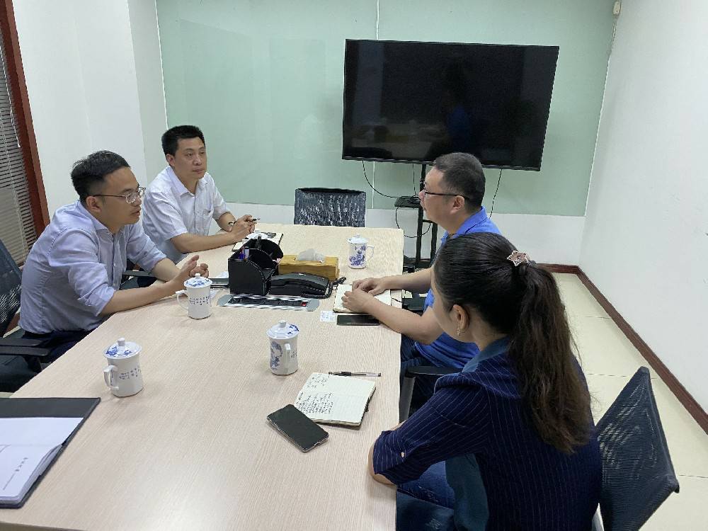 无锡市工信局领导来星空体育·公司官方站网站登录入口-星空(中国)科技开展“三联三解”活动